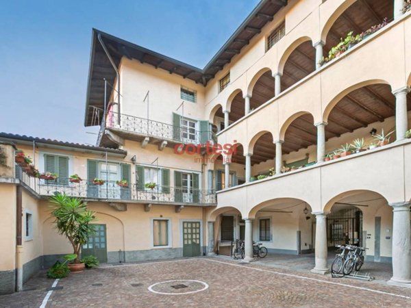 negozio in vendita a Bergamo in zona Borgo Palazzo