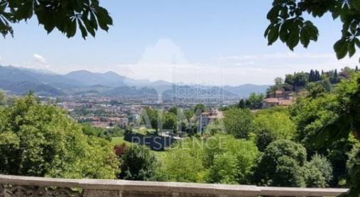 appartamento in vendita a Bergamo in zona Città Alta