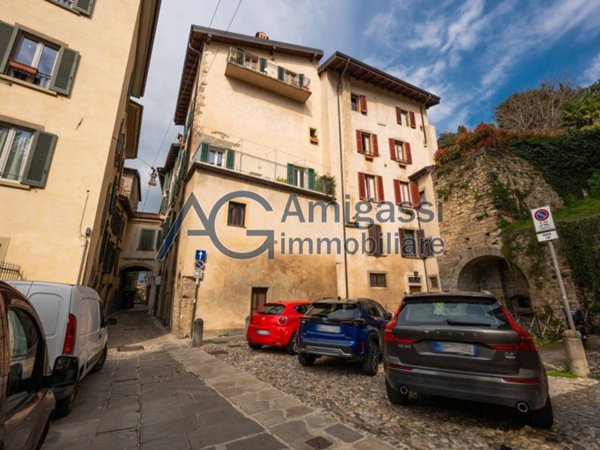 appartamento in vendita a Bergamo in zona Città Alta