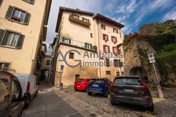 appartamento in vendita a Bergamo in zona Città Alta