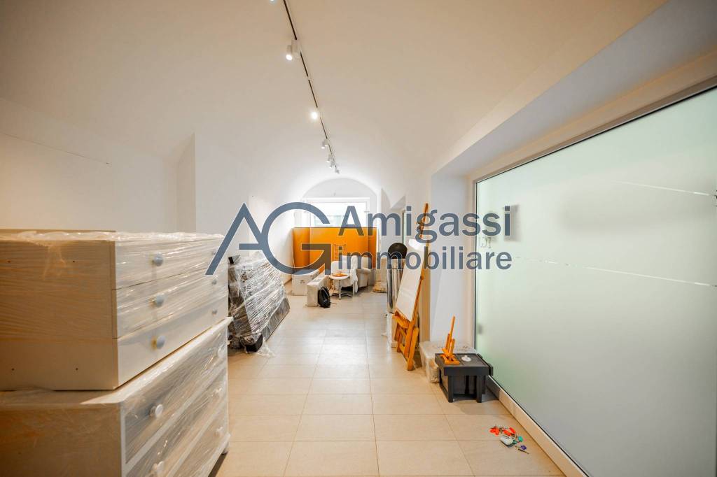 negozio in vendita a Bergamo in zona Bergamo Centro