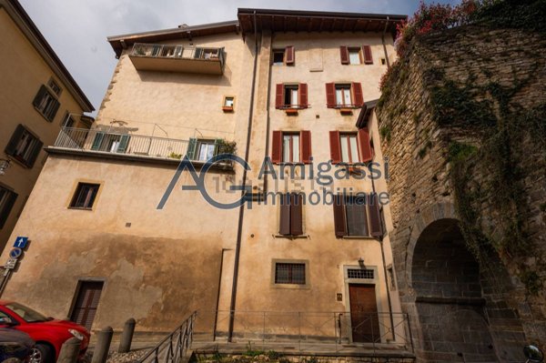 appartamento in vendita a Bergamo in zona Città Alta