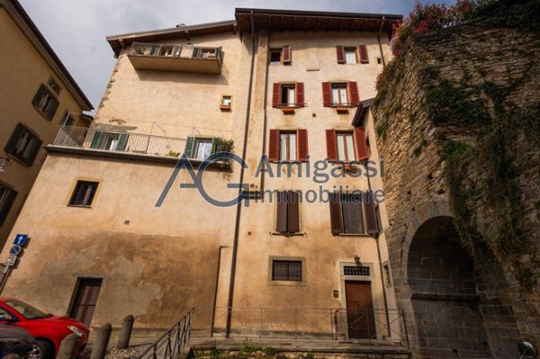 appartamento in vendita a Bergamo in zona Città Alta