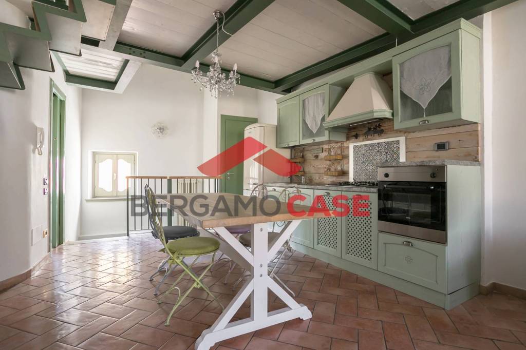 appartamento in vendita a Bergamo in zona Città Alta