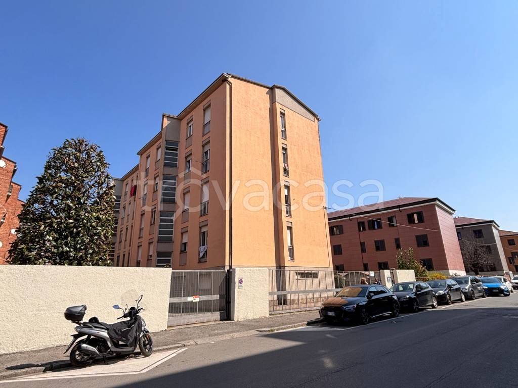 appartamento in vendita a Bergamo in zona Canovine