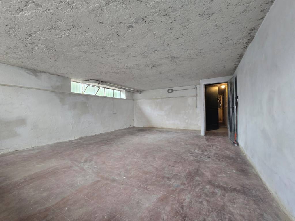 locale commerciale in vendita a Bergamo in zona Longuelo