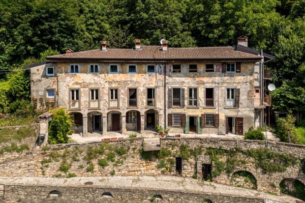 casa indipendente in vendita a Bergamo in zona Astino