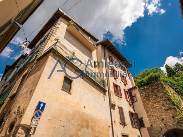 appartamento in vendita a Bergamo in zona Città Alta