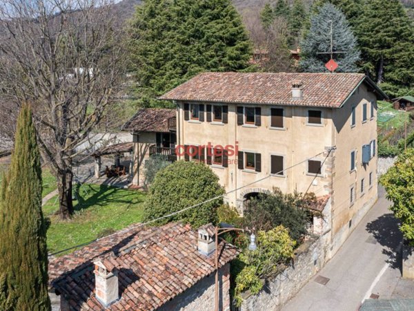 casa indipendente in vendita a Bergamo in zona Valtesse/Valverde