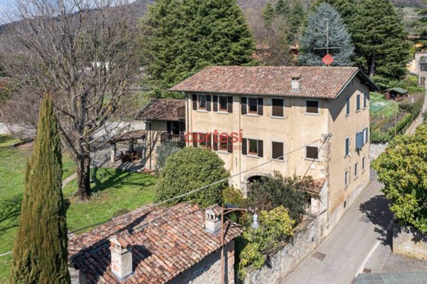 casa indipendente in vendita a Bergamo in zona Valtesse/Valverde