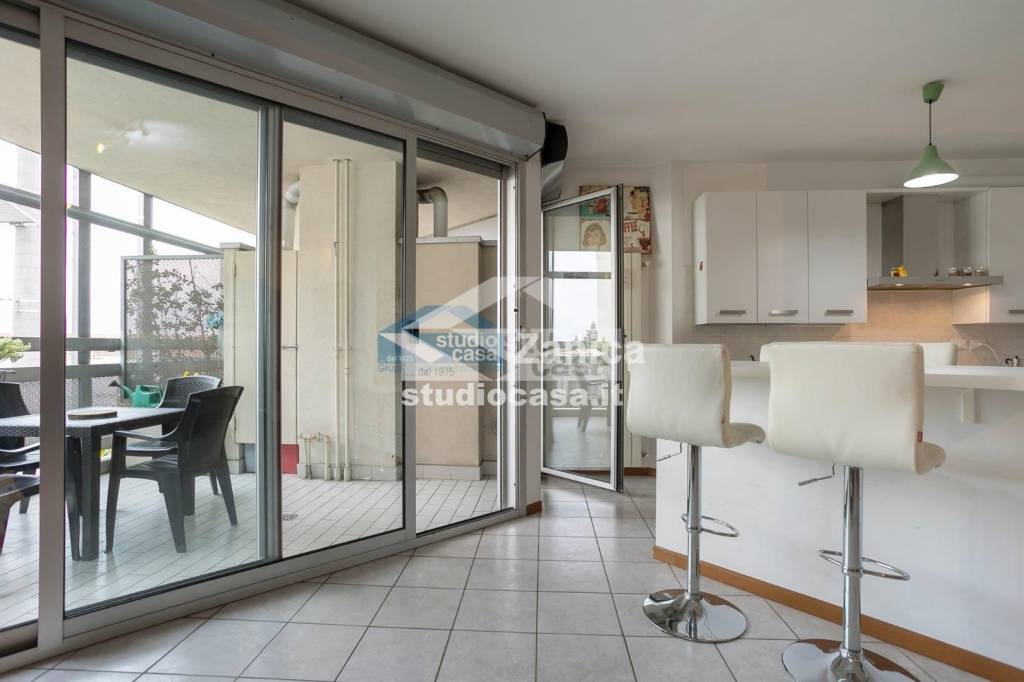 appartamento in vendita a Bergamo in zona Canovine