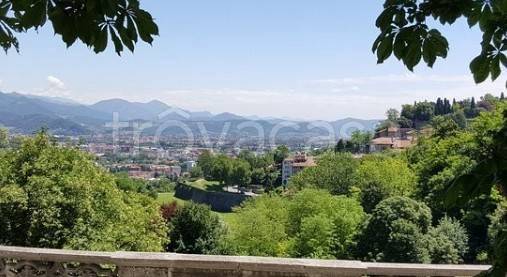 negozio in vendita a Bergamo in zona Città Alta