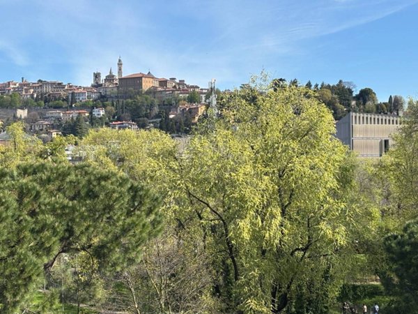 appartamento in vendita a Bergamo in zona Bergamo Centro