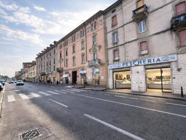 negozio in vendita a Bergamo in zona Borgo Palazzo