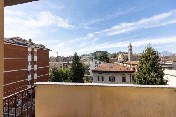 appartamento in vendita a Bergamo in zona Borgo Santa Caterina