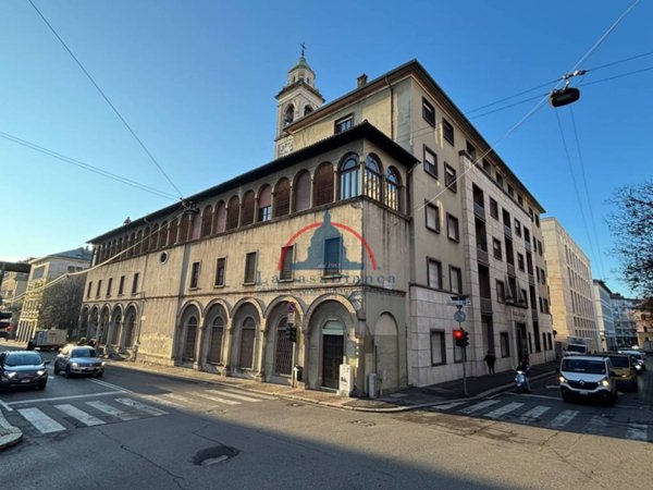 ufficio in vendita a Bergamo in zona Borgo Palazzo