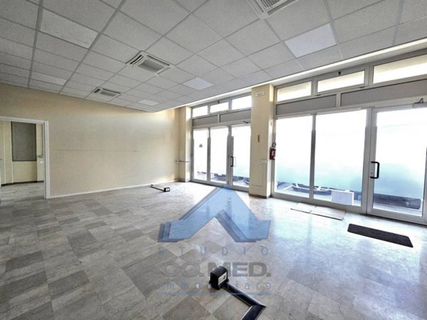 negozio in vendita a Bergamo in zona Conca Fiorita