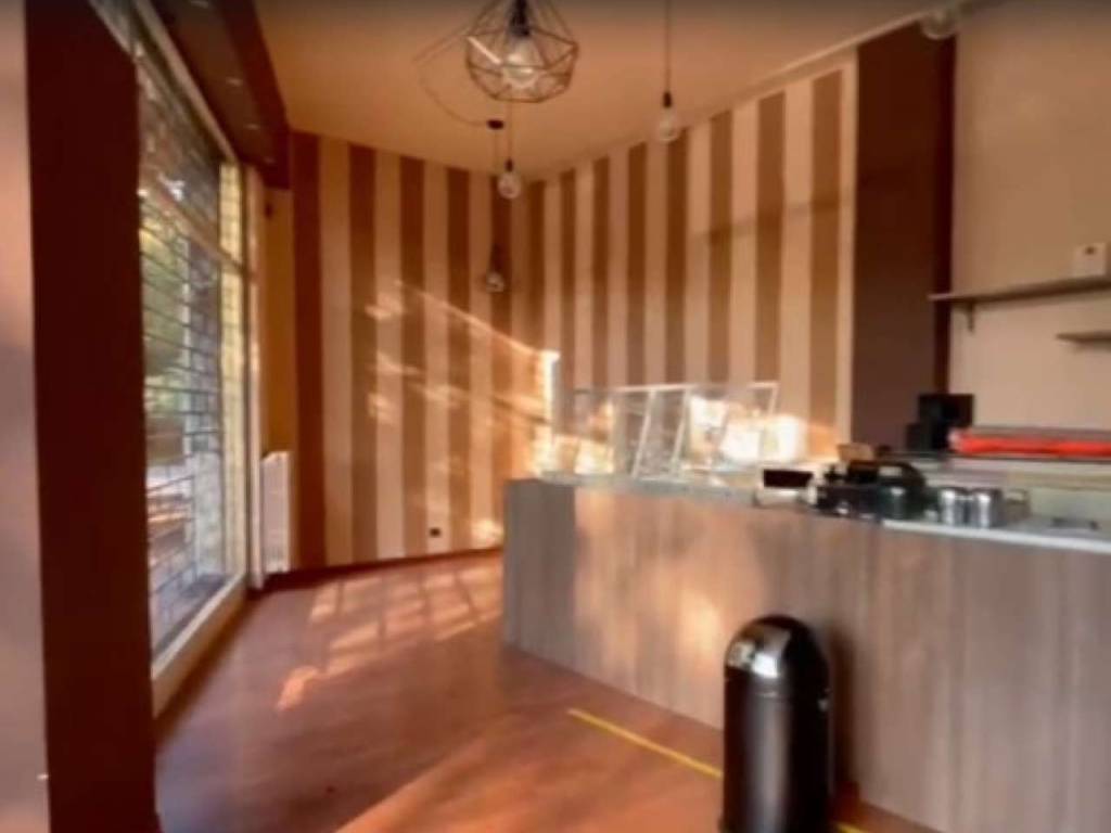 negozio in vendita a Bergamo in zona Longuelo