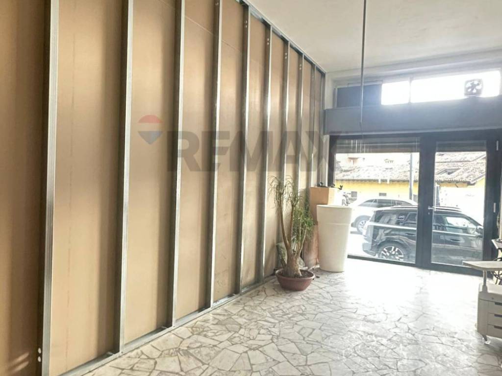negozio in vendita a Bergamo in zona Redona
