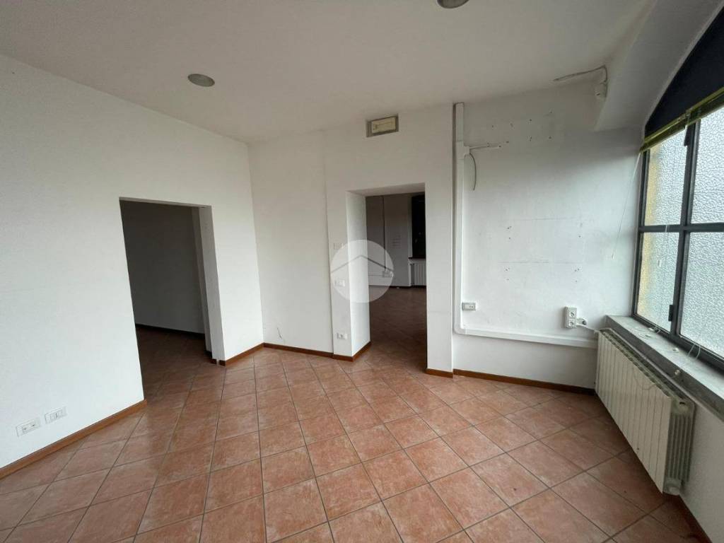 ufficio in vendita a Bergamo in zona Borgo Palazzo