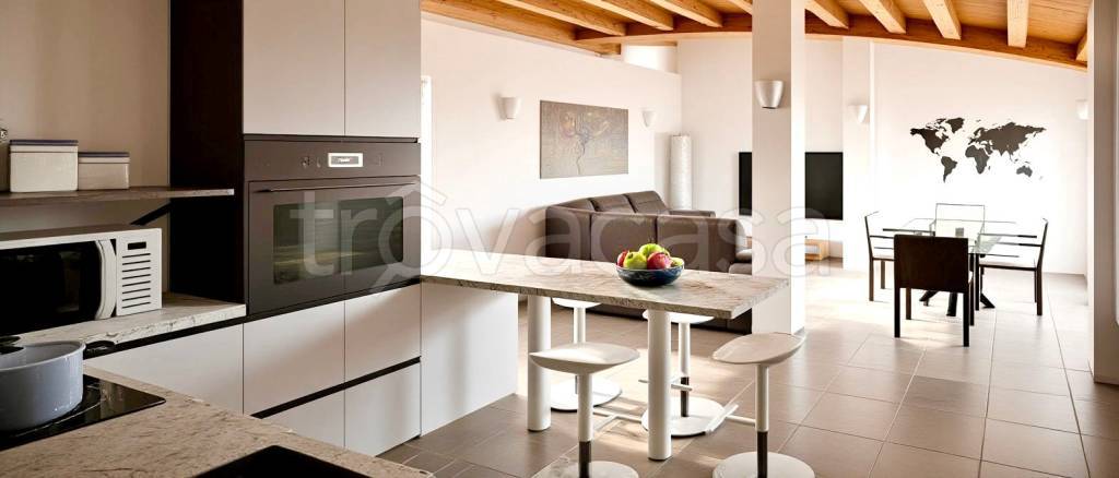 appartamento in vendita a Bergamo in zona Valtesse/Valverde