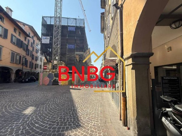 appartamento in vendita a Bergamo in zona Città Alta