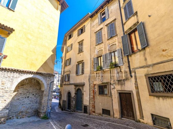 appartamento in vendita a Bergamo in zona Città Alta