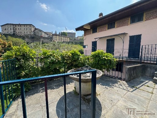 appartamento in vendita a Bergamo in zona Città Alta