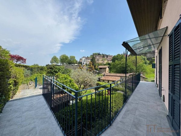 appartamento in vendita a Bergamo in zona Città Alta