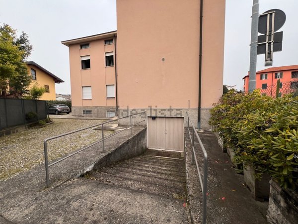 locale di sgombero in vendita a Bergamo in zona Canovine