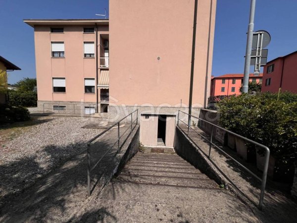 locale commerciale in vendita a Bergamo in zona Canovine