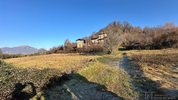casa indipendente in vendita a Bergamo in zona Astino