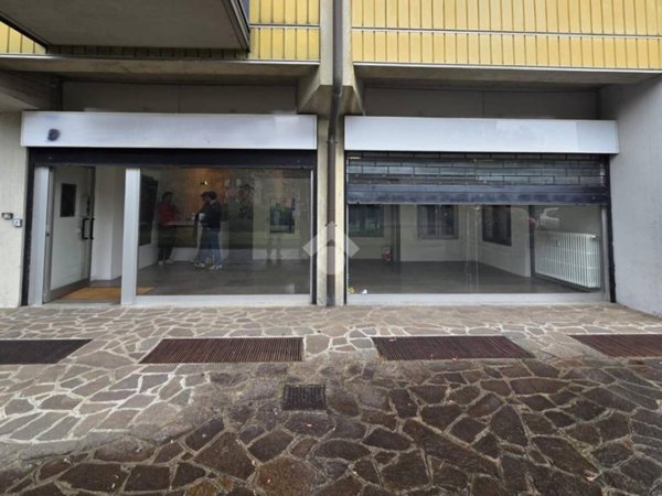 negozio in vendita a Bergamo in zona Malpensata