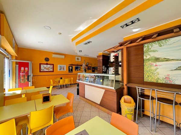 locale commerciale in vendita a Bergamo in zona Borgo Santa Caterina