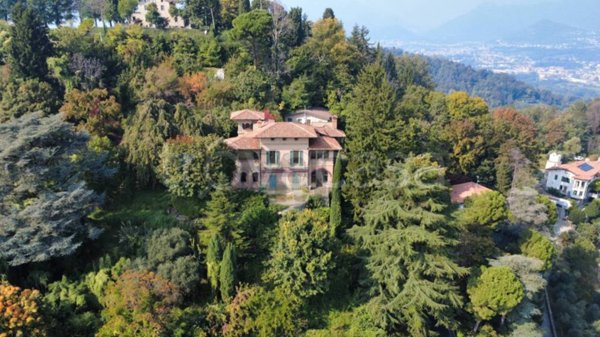 casa indipendente in vendita a Bergamo in zona Città Alta
