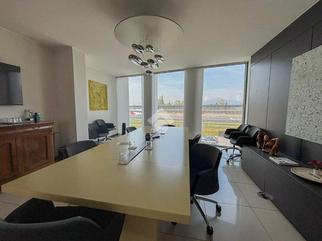 ufficio in vendita a Bergamo in zona Colognola
