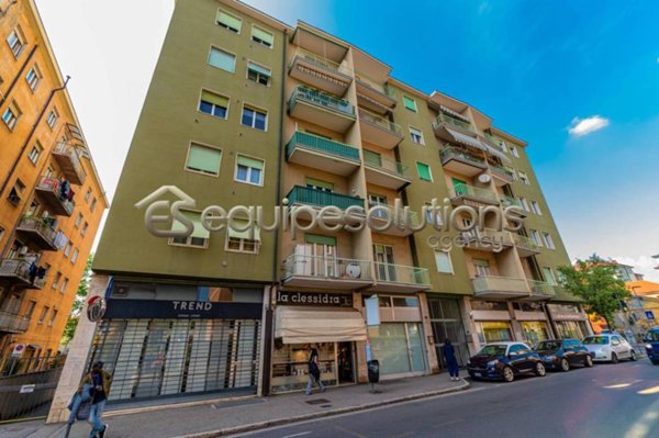 locale commerciale in vendita a Bergamo in zona Borgo Santa Caterina