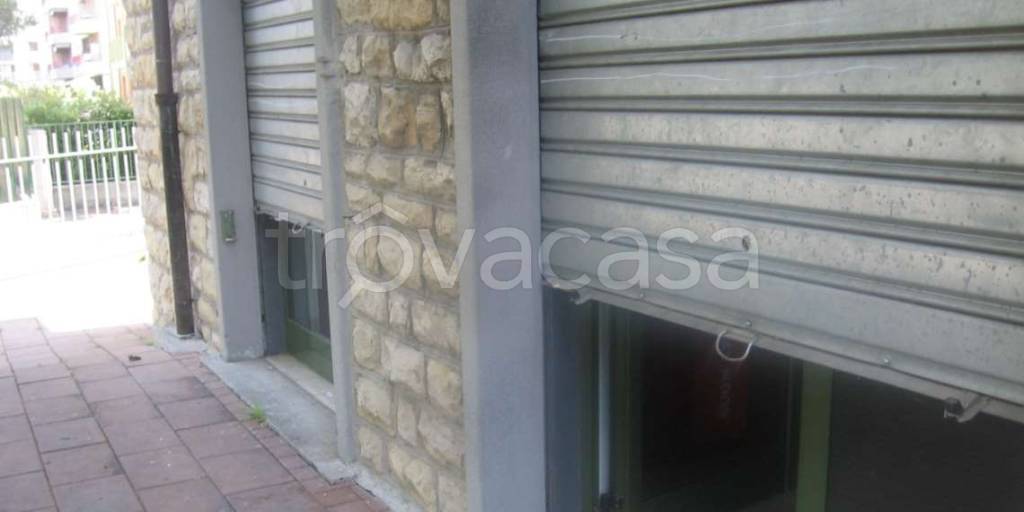 negozio in vendita a Bergamo in zona Borgo Palazzo