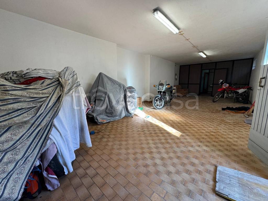 negozio in vendita a Bergamo in zona Canovine