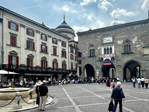 appartamento in vendita a Bergamo in zona Città Alta