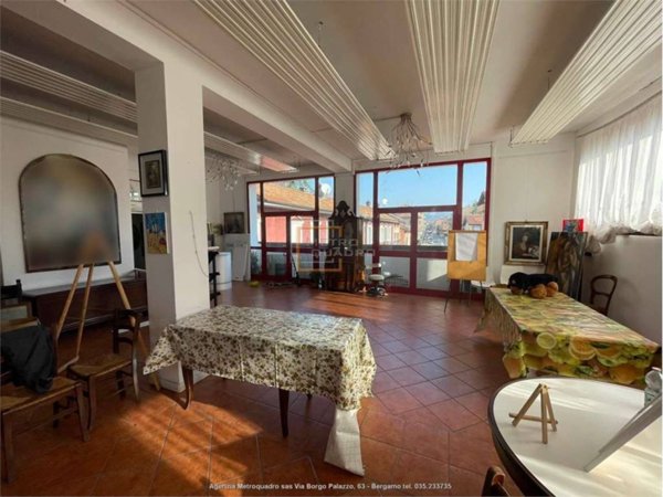 intera palazzina in vendita a Bergamo in zona Canovine
