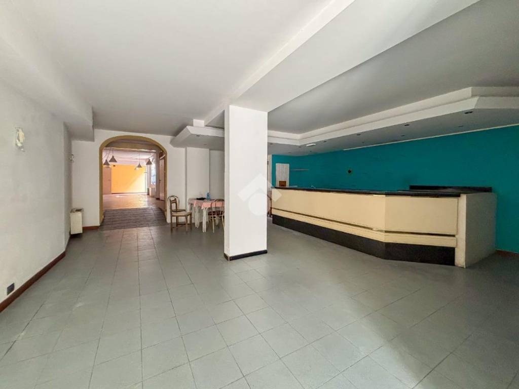 negozio in vendita a Bergamo in zona Borgo Palazzo