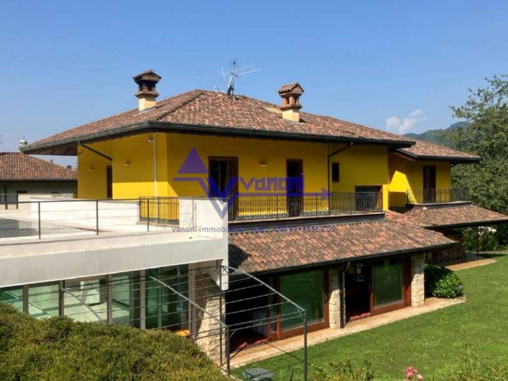 casa indipendente in vendita a Bergamo in zona Borgo Palazzo