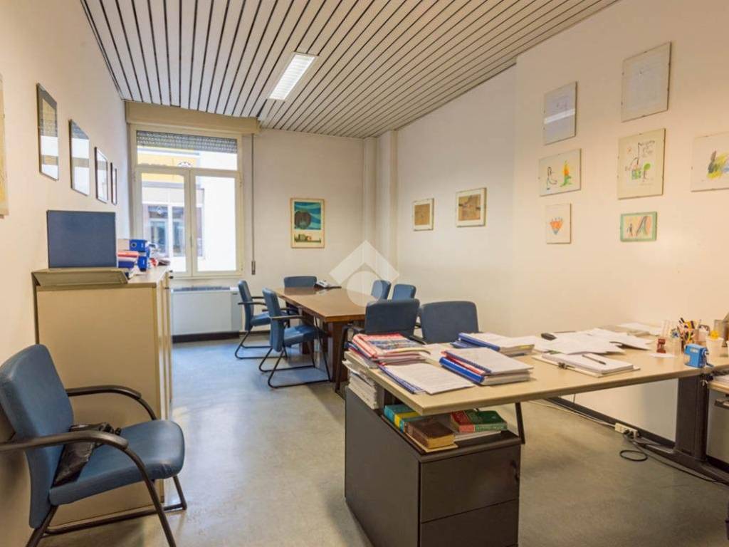 ufficio in vendita a Bergamo in zona Borgo Palazzo