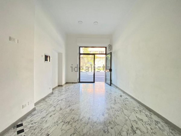 negozio in vendita a Bergamo in zona Bergamo Centro