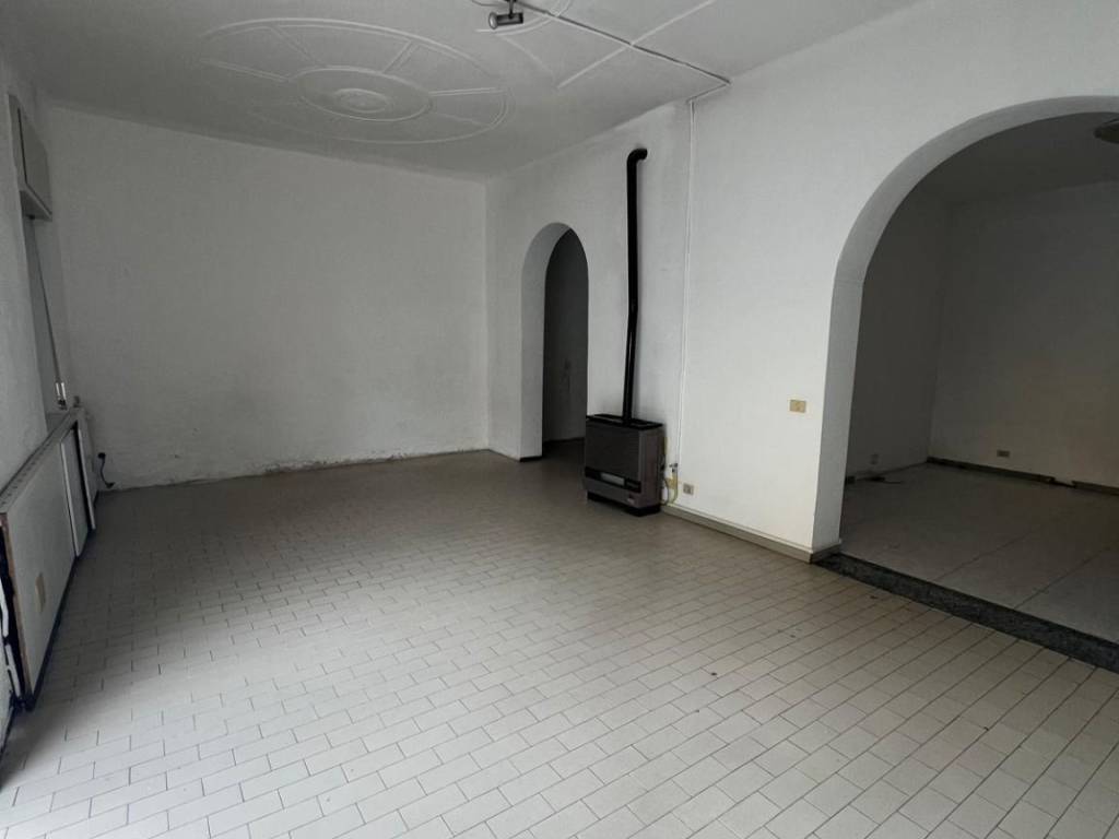 negozio in vendita a Bergamo in zona Malpensata