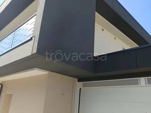 casa indipendente in vendita a Bergamo in zona Canovine