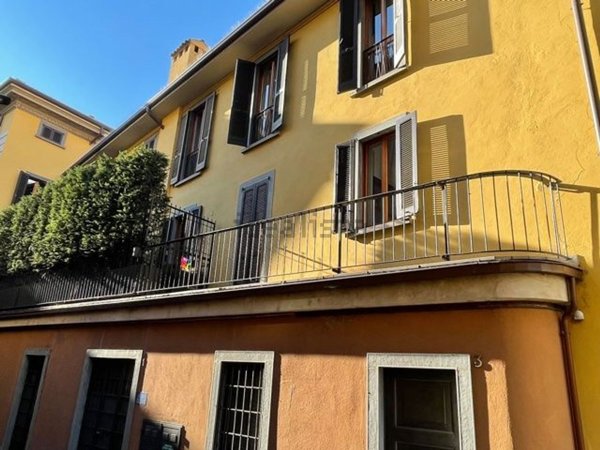 esavano in vendita a Bergamo
