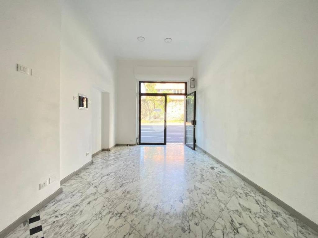 negozio in vendita a Bergamo in zona Bergamo Centro