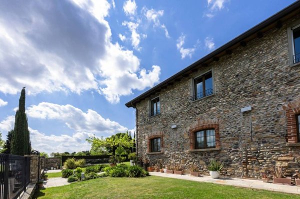 casa indipendente in vendita a Bergamo in zona Città Alta